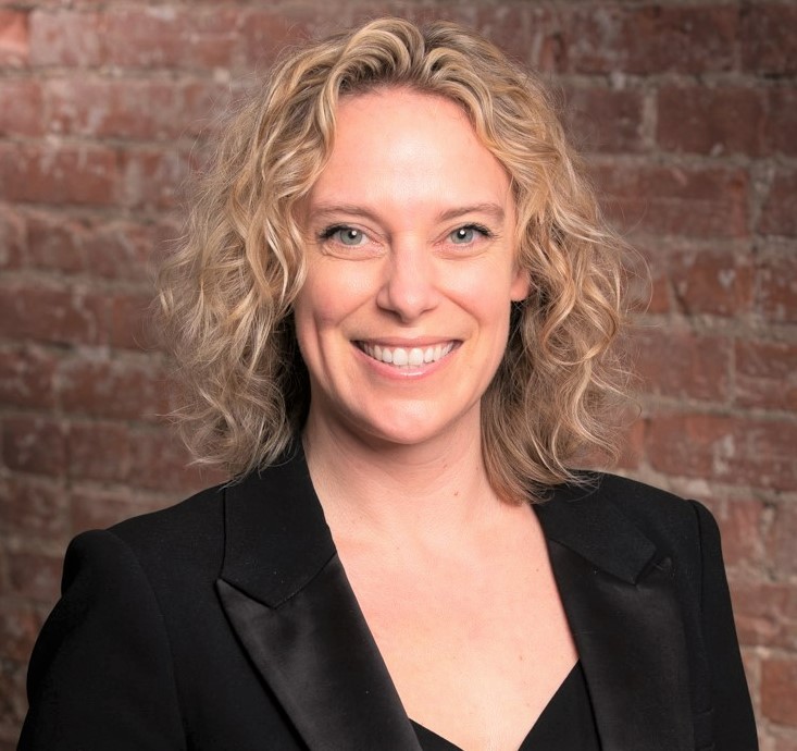 A photo of Vanessa Toperczer.